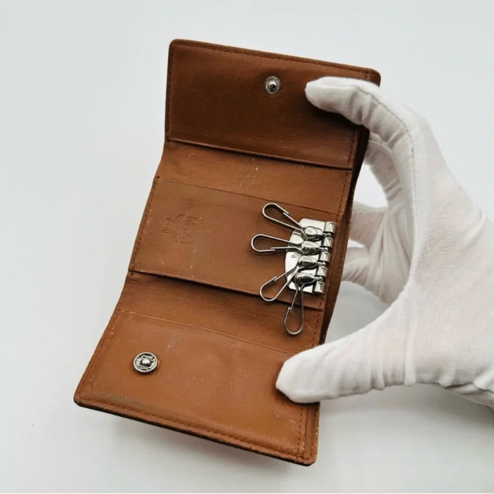 MCM Authentic And Unique Key And Card Holder/Wallet A 2 In 1 EUC - Picture 8 of 11